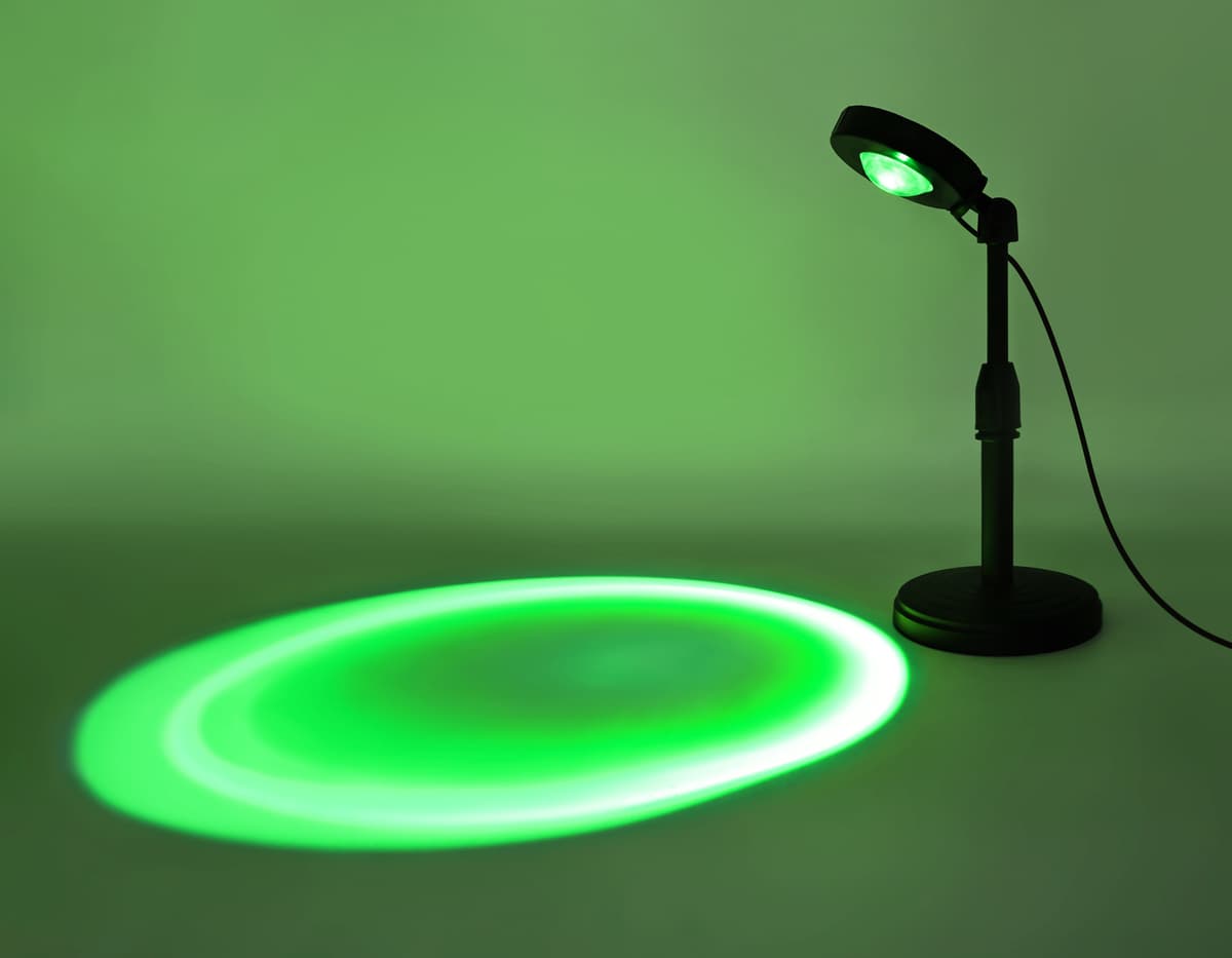 Атмосферная светодиодная настольная лампа с пультом DE8385 BK черный LED RGB 3W (ПДУ RGB) Ambrella Light 20