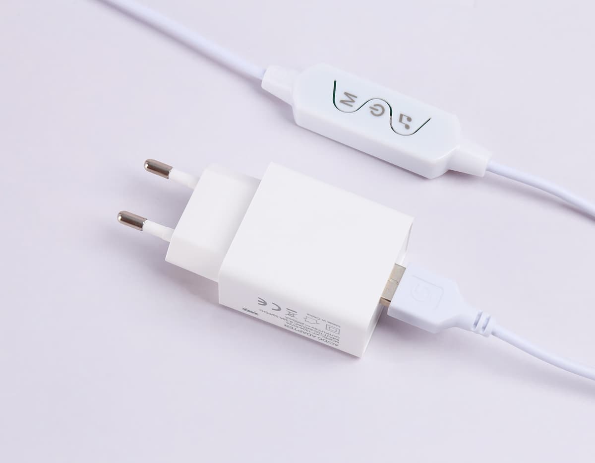 Светильник светодиодный напольный RGB с пультом FL8020 WH белый LED 15W RGB D32*1250 (ПДУ РАДИО 2.4G) Ambrella Light 15