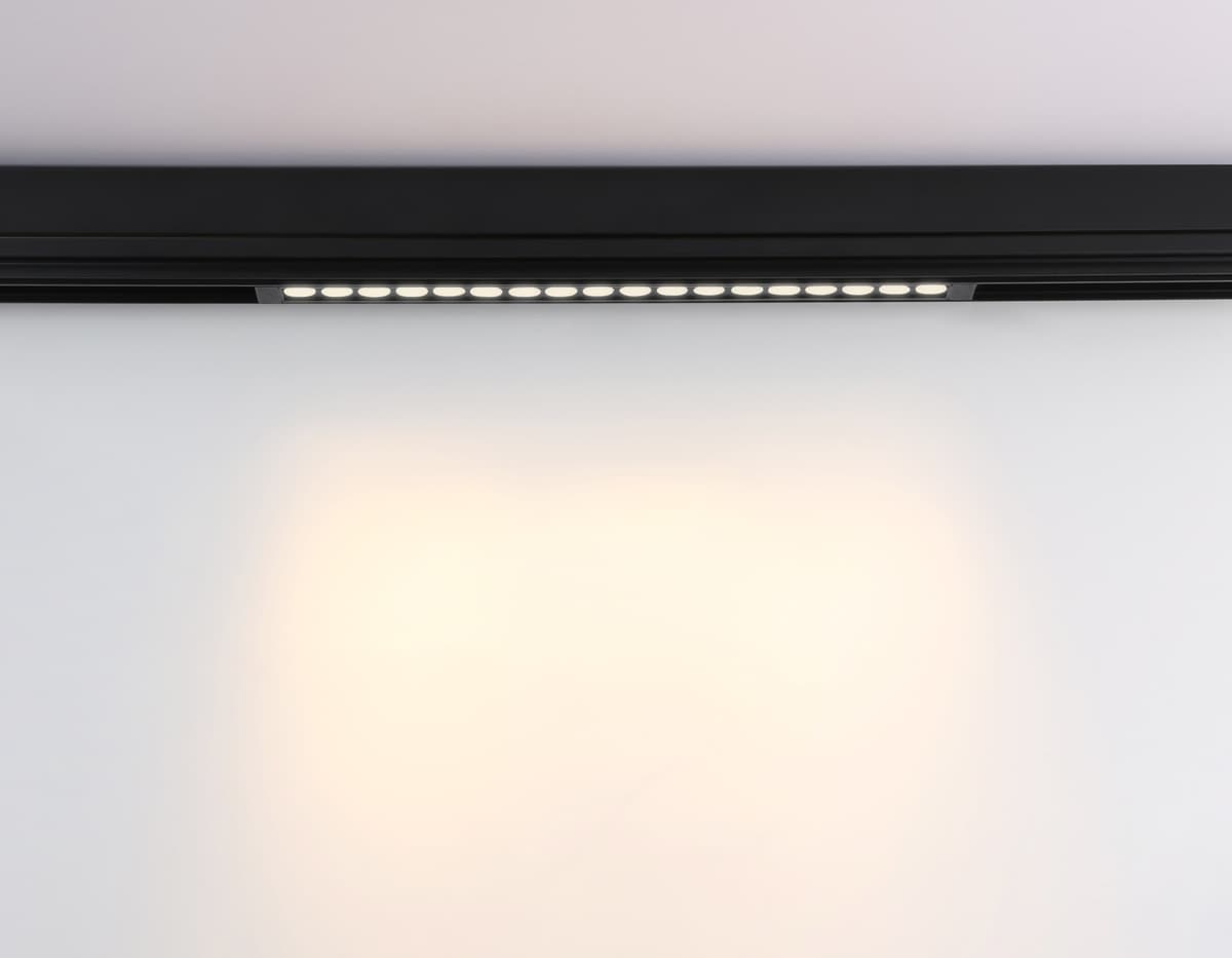 Трековый светильник управляемый с белым светом от теплого до холодного 3000-6500K с памятью GL1314 BK черный IP20 24W 3000K-6400K 220V 24° 455*25*42 (Без ПДУ) Ambrella Light 13