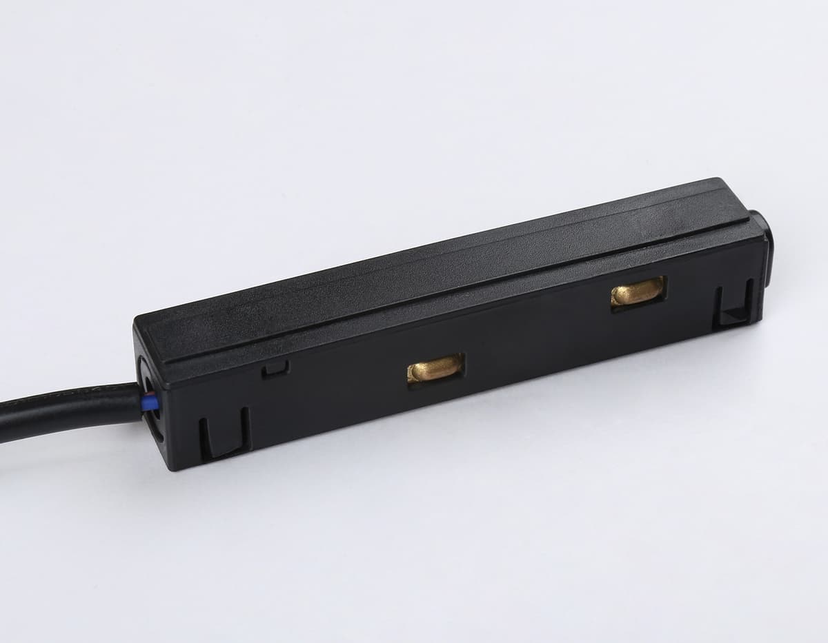 Ввод питания для шинопровода Magnetic 20мм 48V GL3634 ввод питания для шинопровода IP20 48V 380*18*18 Ambrella Light 4