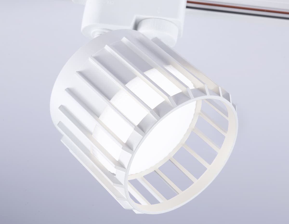 Трековый однофазный светильник со сменной лампой GL5348 WH белый GX53 D100*80 Ambrella Light 8