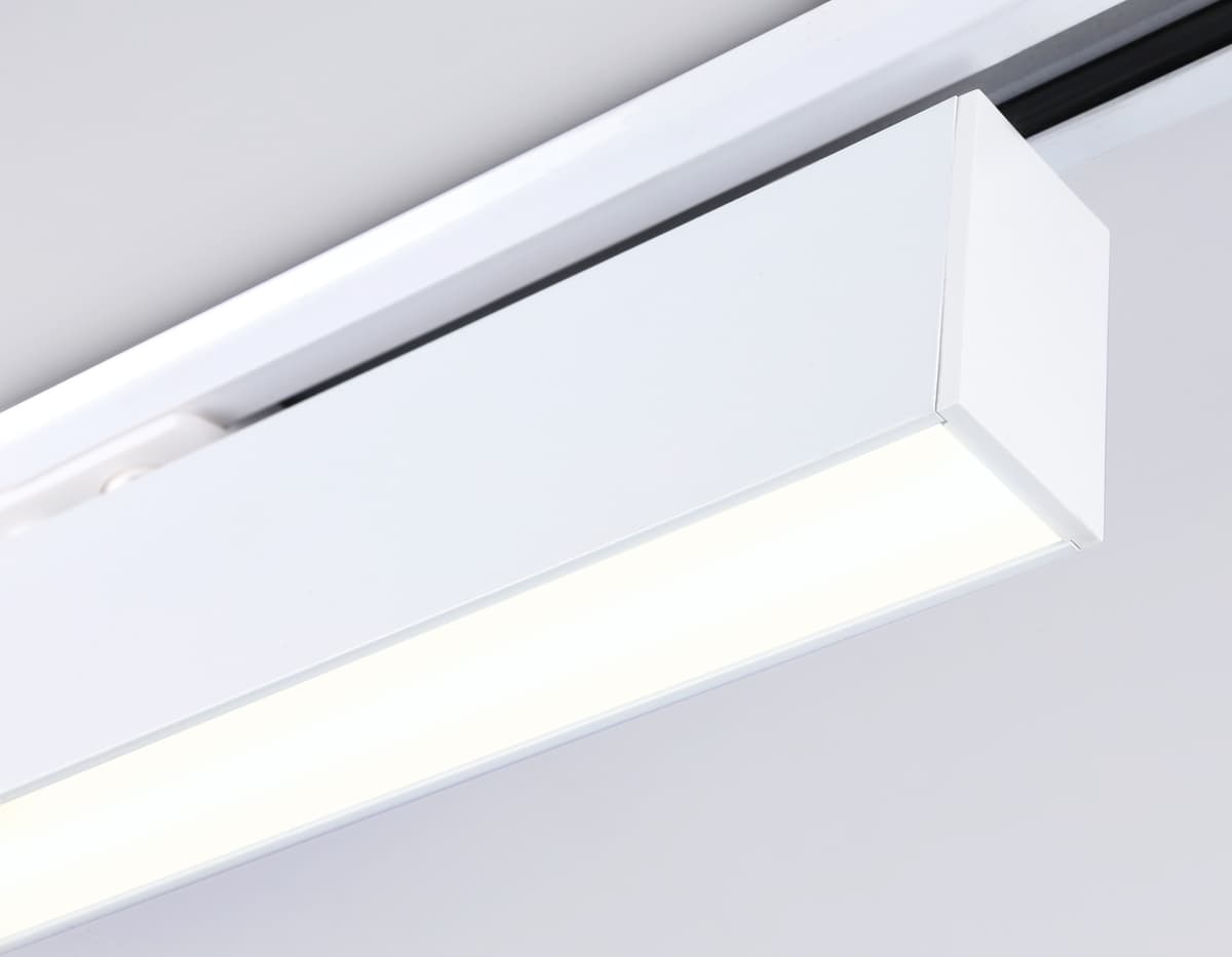 Трековый однофазный светодиодный светильник GL6769 WH белый LED 24W 3000K 600*22*48 Ambrella Light 12