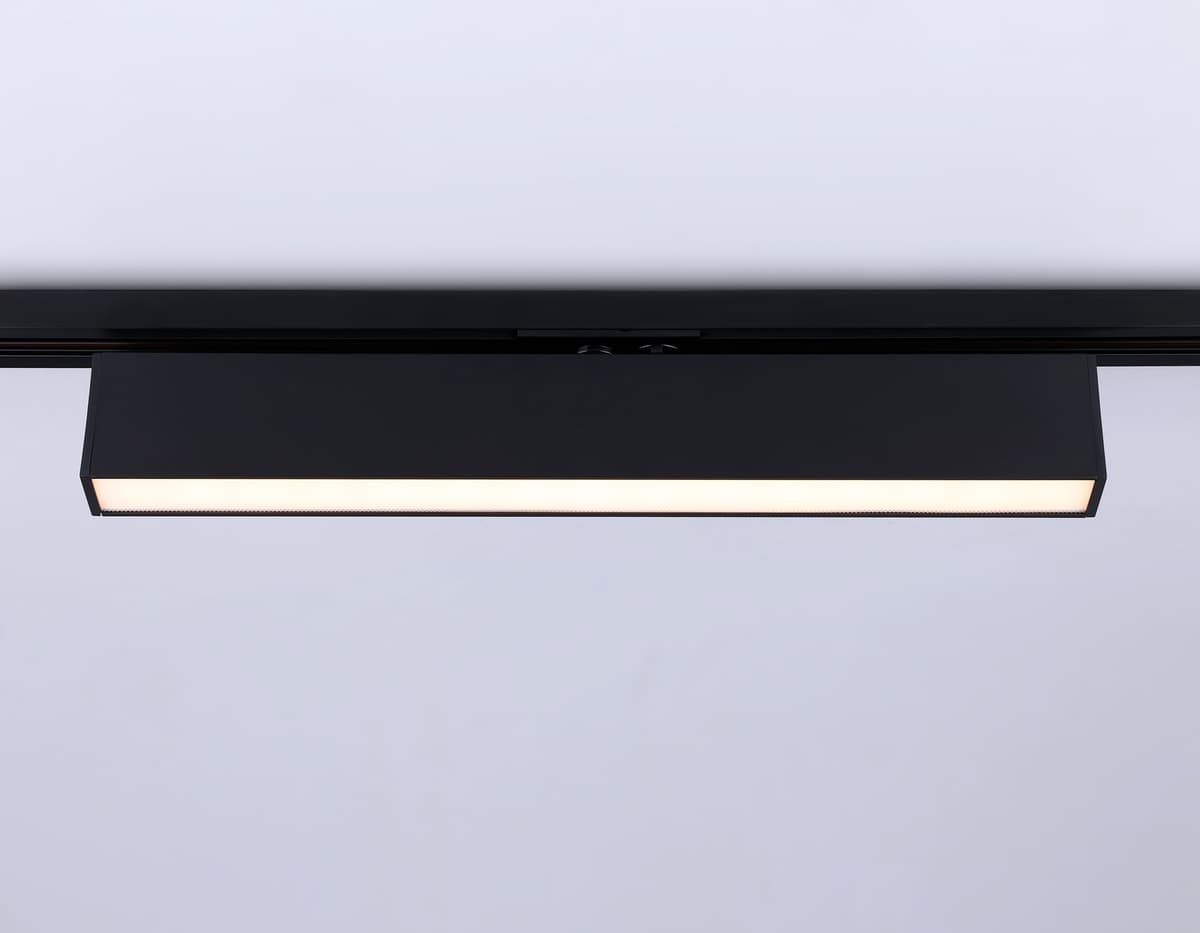 Трековый однофазный светодиодный светильник GL6775 BK черный LED 24W 3000K 600*22*48 Ambrella Light 15
