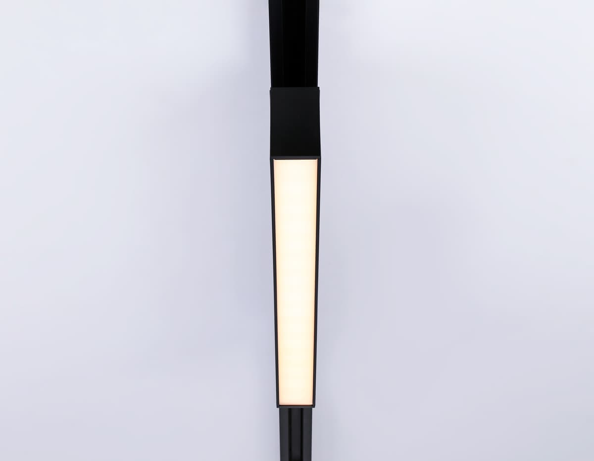 Трековый однофазный светодиодный светильник GL6775 BK черный LED 24W 3000K 600*22*48 Ambrella Light 16