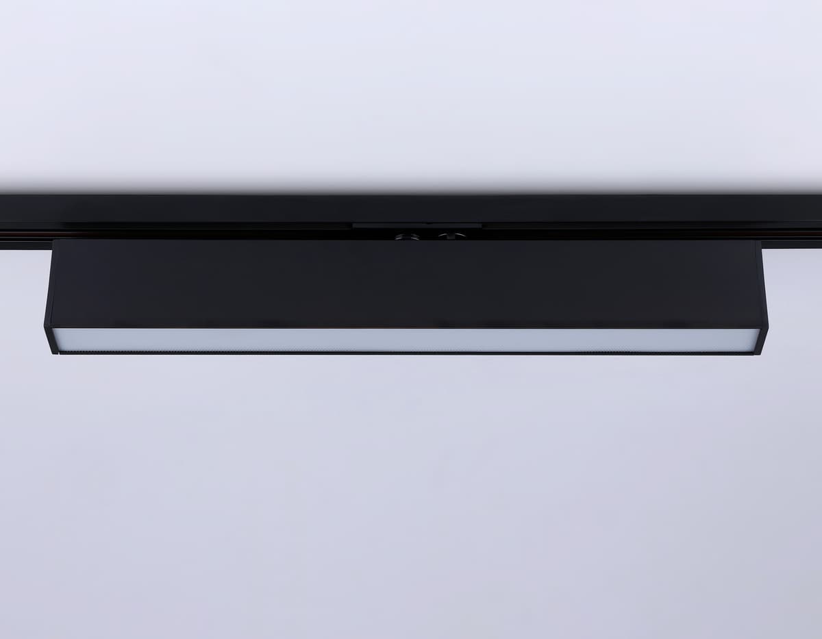 Трековый однофазный светодиодный светильник GL6775 BK черный LED 24W 3000K 600*22*48 Ambrella Light 17