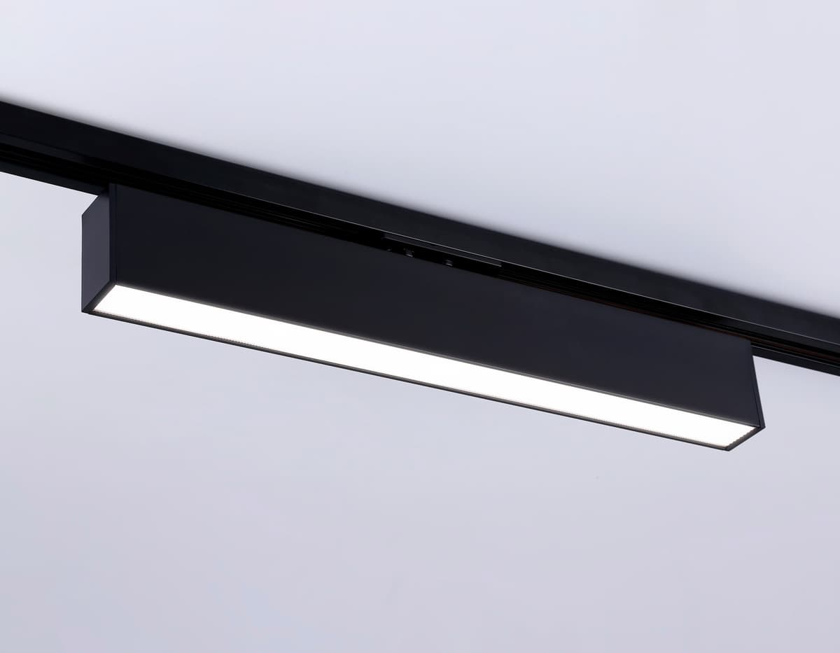Трековый однофазный светодиодный светильник GL6777 BK черный LED 24W 4200K 600*22*48 Ambrella Light 13
