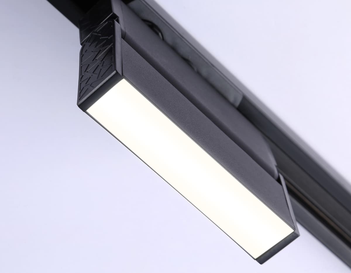 Трековый однофазный светодиодный светильник GL6803 BK черный LED 6W 4200K 115*22*87 Ambrella Light 12
