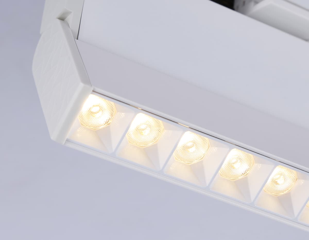 Трековый однофазный светодиодный светильник GL6815 WH белый LED 12W 3000K 24° 230*22*87 Ambrella Light 12