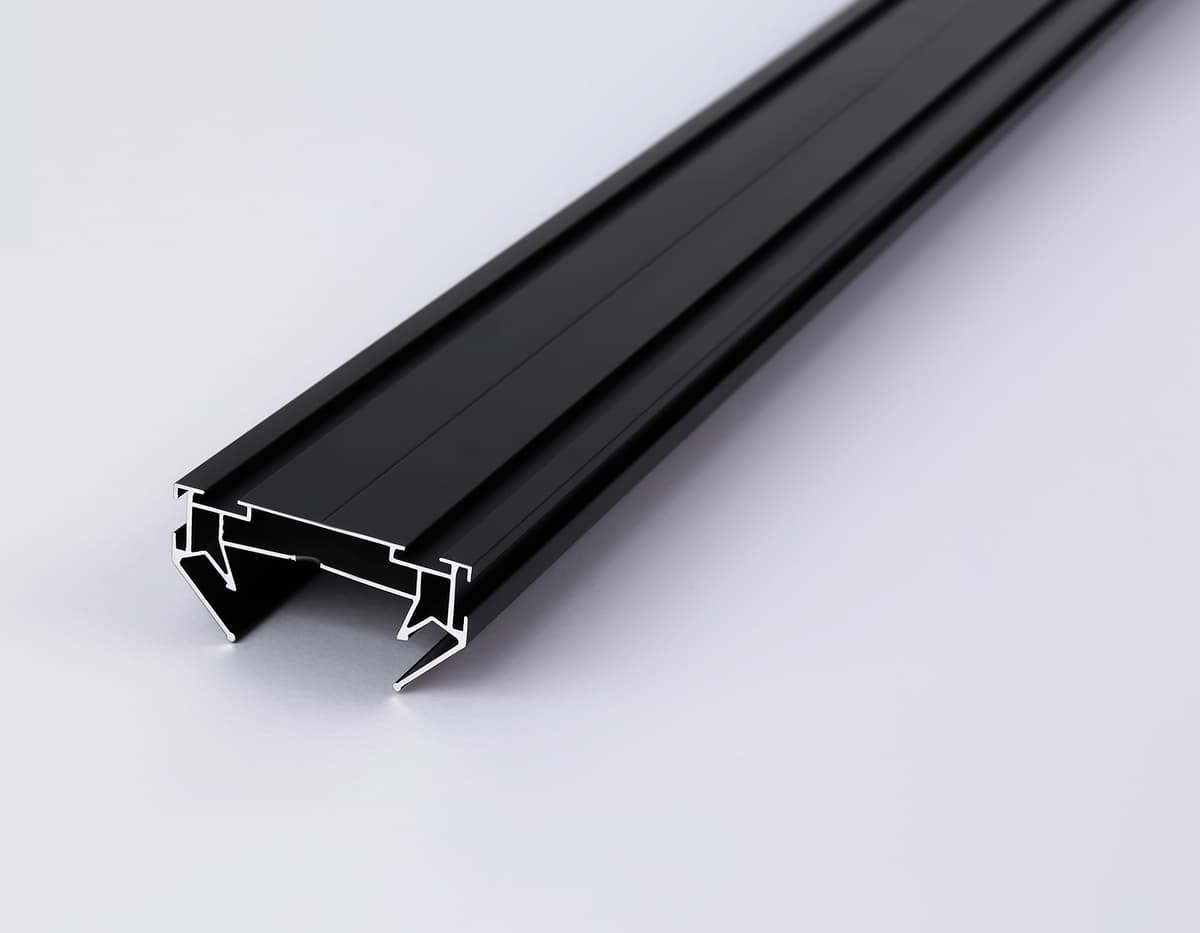 Корпус в натяжной потолок для накладного шинопровода Standard 220V Plus GL7131 BK черный матовый корпус в натяжной потолок Standard 220V NEW 2000*62*30 Ambrella Light 7