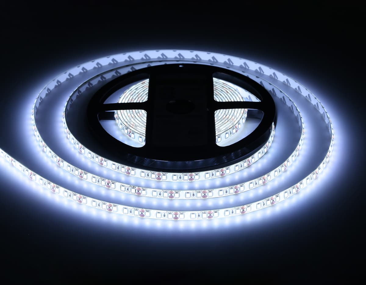 Светодиодная лента Ambrella Light GS1203 2835 120Led /9.6W m/ 12V IP65 6500K 5m/кратность резки 25mm GS1203 2835 120Led/ 9.6W m/ 12V IP65 6500K/ 5000*8*2.27mm (2 конт.) Ambrella Light 17
