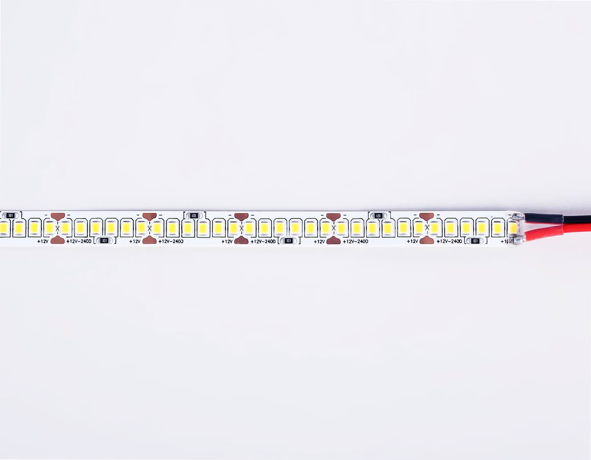 Светодиодная лента Ambrella Light GS1403 2835 240Led /17W m/ 12V IP20 6500K 5m/кратность резки 25mm GS1403 2835 240Led/ 17W m/ 12V IP20 6500K/ 5000*10*1.2mm (2 конт.) Ambrella Light 13
