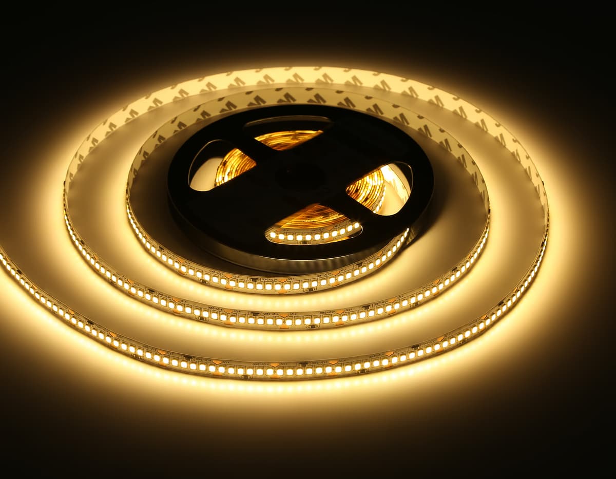 Светодиодная лента Ambrella Light GS1501 2835 240Led /19.2W m/12V IP20 3000K 5m/кратность резки 25mm GS1501 2835 240Led/ 19.2W m/ 12V IP20 3000K/ 5000*10*1.2mm (2 конт.) Ambrella Light 17
