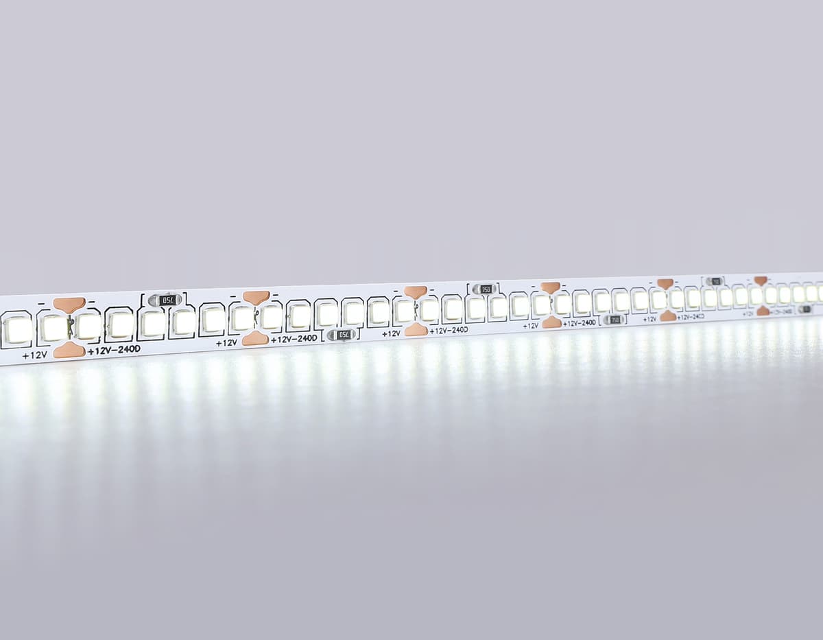 Светодиодная лента Ambrella Light GS1503 2835 240Led /19.2W m/12V IP20 6500K 5m/кратность резки 25mm GS1503 2835 240Led/ 19.2W m/ 12V IP20 6500K/ 5000*10*1.2mm (2 конт.) Ambrella Light 11