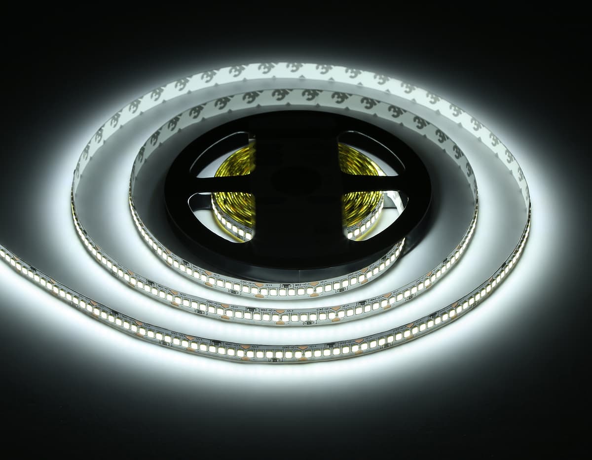 Светодиодная лента Ambrella Light GS1503 2835 240Led /19.2W m/12V IP20 6500K 5m/кратность резки 25mm GS1503 2835 240Led/ 19.2W m/ 12V IP20 6500K/ 5000*10*1.2mm (2 конт.) Ambrella Light 17