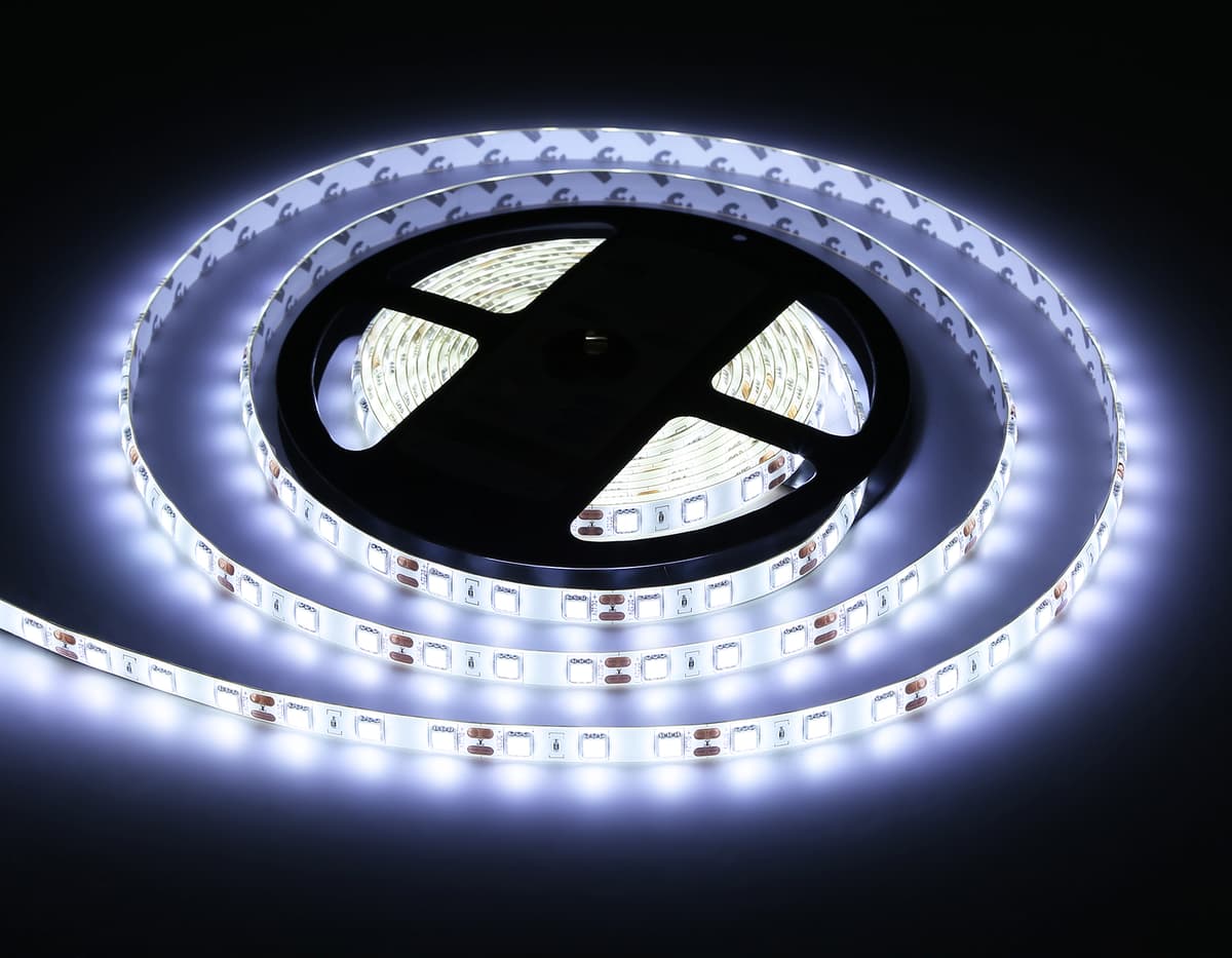 Светодиодная лента Ambrella Light GS2103 5050 60Led /14.4W m/ 12V IP65 6500K 5m GS2103 5050 60Led/ 14.4W m/ 12V IP65 6500K/ 5000*10*2.87mm (2 конт.) Ambrella Light 17