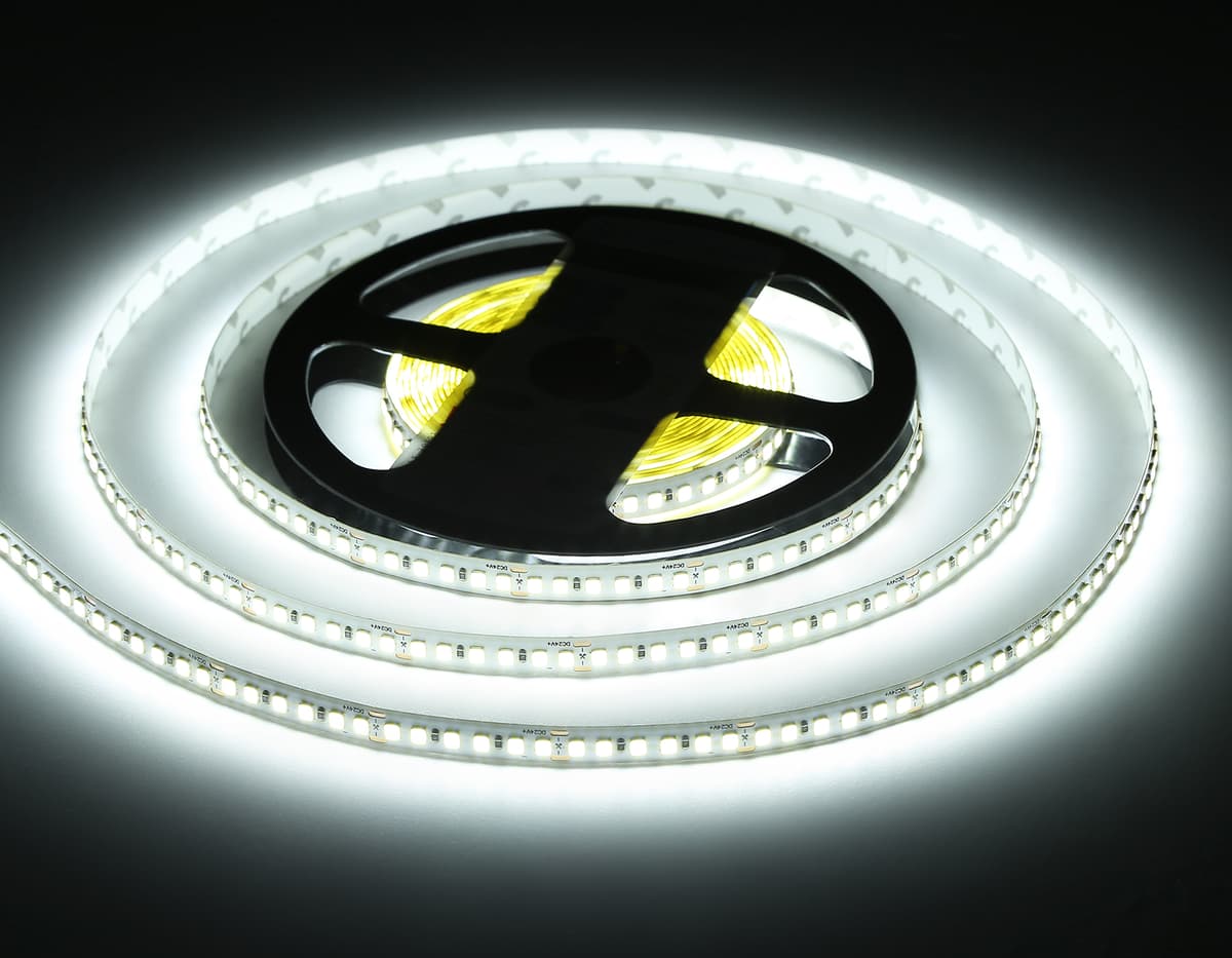 Светодиодная лента Ambrella Light GS3203 2835 180Led /14.4W m/ 24V IP20 6500K 5m GS3203 2835 180Led/ 14.4W m/ 24V IP20 6500K/ 5000*8*1.2mm (2 конт.) Ambrella Light 17