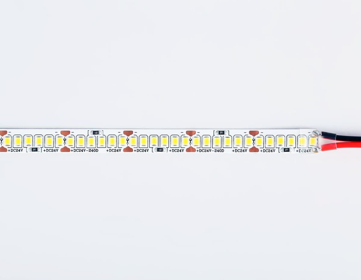 Светодиодная лента Ambrella Light GS3303 2835 240Led /18W m/ 24V IP20 6500K 5m GS3303 2835 240Led/ 18W m/ 24V IP20 6500K/ 5000*10*1.2mm (2 конт.) Ambrella Light 13