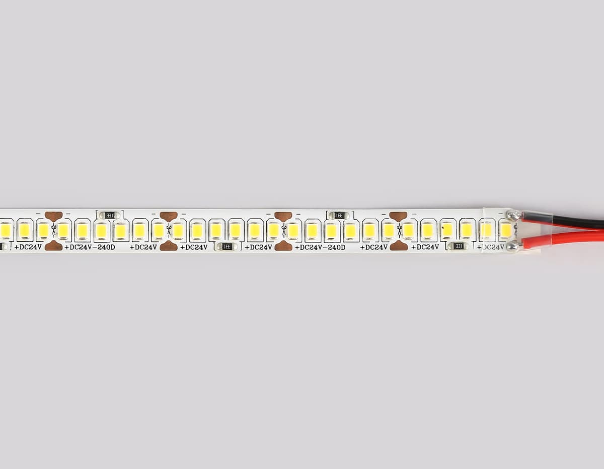 Светодиодная лента Ambrella Light GS3401 2835 240Led /20W m/ 24V IP20 3000K 5m GS3401 2835 240Led/ 20W m/ 24V IP20 3000K/ 5000*10*1.2mm (2 конт.) Ambrella Light 13