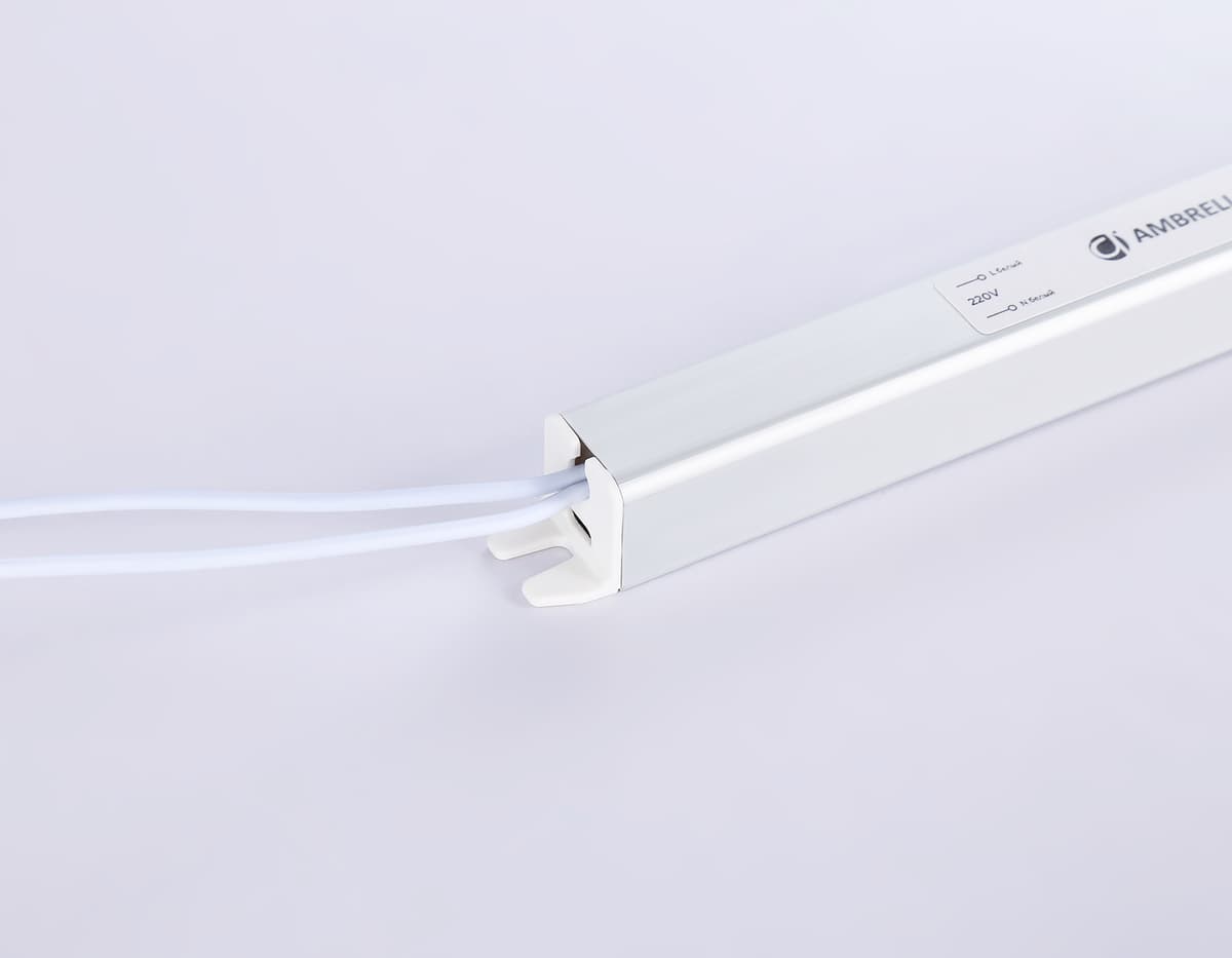 Блок питания ультратонкий для светодиодной ленты 12V 48W 4A IP20 185-260V 312*18*18 GS8604 GS8604 блок питания 12V 48W 4A IP20 185-260V 312*18*18 Ambrella Light 6