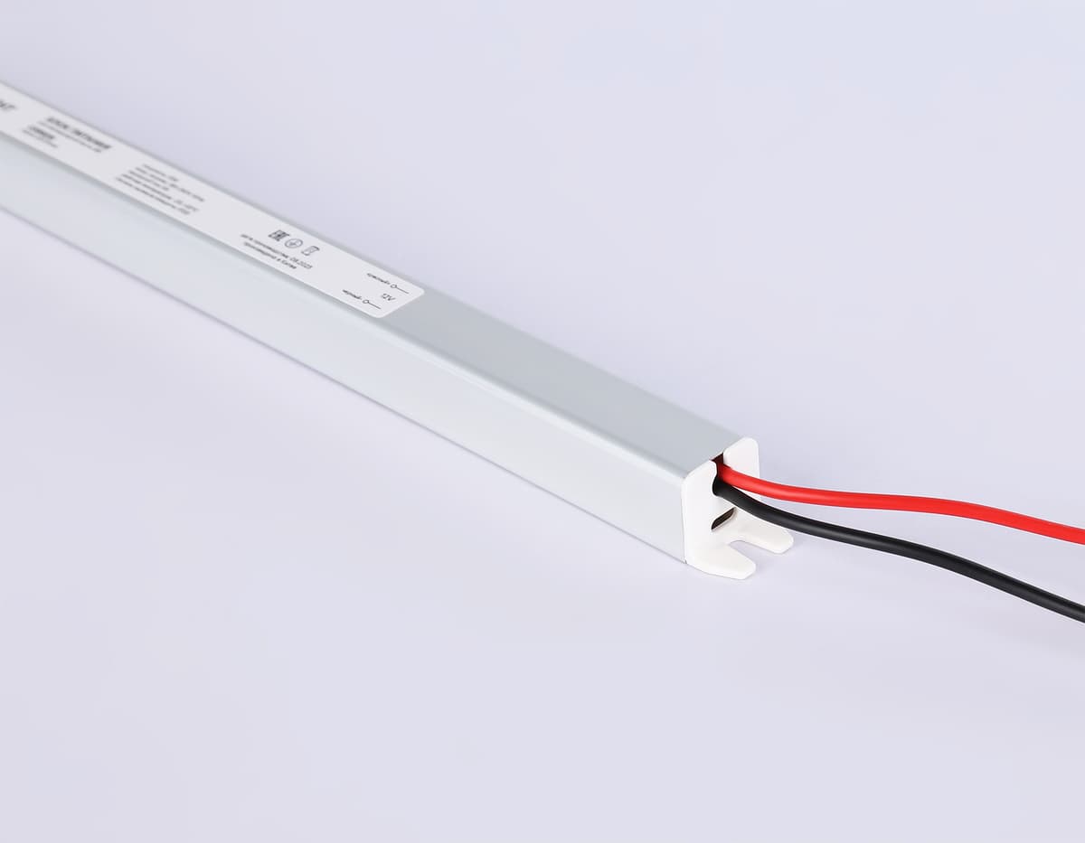 Блок питания ультратонкий для светодиодной ленты 12V 100W 8.3A IP20 185-260V 372*18*18 GS8607 GS8607 блок питания 12V 100W 8.3A IP20 185-260V 372*18*18. Ambrella Light 6