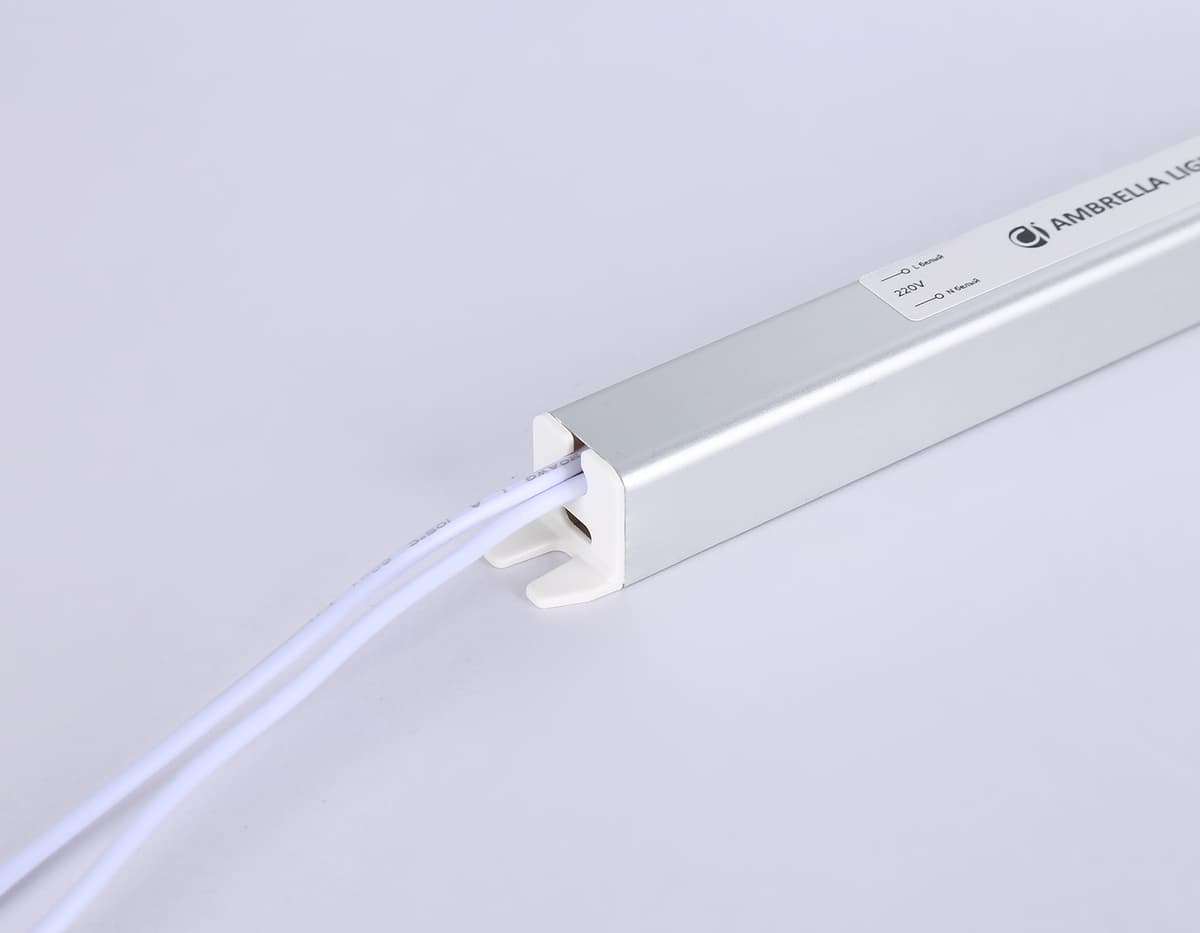 Блок питания ультратонкий для светодиодной ленты 24V 36W 1.5A IP20 185-260V 282*18*18 GS8623 GS8623 блок питания 24V 36W 1.5A IP20 185-260V 282*18*18 Ambrella Light 5