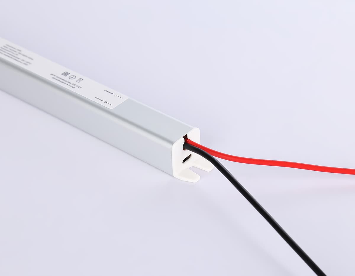 Блок питания ультратонкий для светодиодной ленты 24V 36W 1.5A IP20 185-260V 282*18*18 GS8623 GS8623 блок питания 24V 36W 1.5A IP20 185-260V 282*18*18 Ambrella Light 6