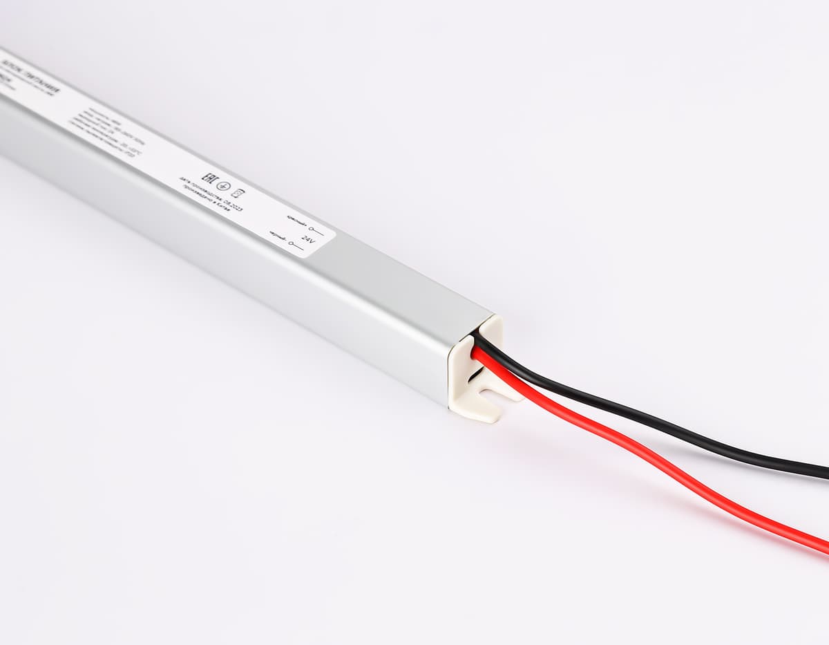 Блок питания ультратонкий для светодиодной ленты 24V 48W 2A IP20 185-260V 312*18*18 GS8624 GS8624 блок питания 24V 48W 2A IP20 185-260V 312*18*18 Ambrella Light 6