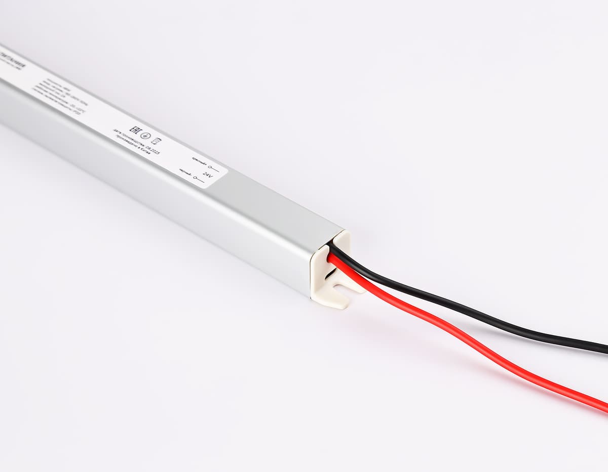Блок питания ультратонкий для светодиодной ленты 24V 60W 2.5A IP20 185-260V 312*18*18 GS8625 GS8625 блок питания 24V 60W 2.5A IP20 185-260V 312*18*18 Ambrella Light 6