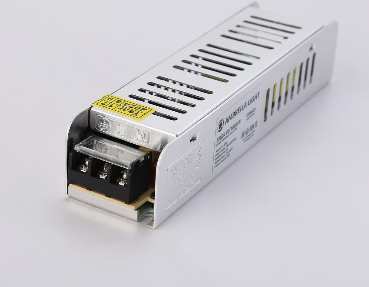 Блок питания с EMC для светодиодной ленты 12V 60W 5A IP20 185-260V 160*40*32 GS8651 GS8651 блок питания 12V 60W 5A IP20 185-260V EMC 160*40*32 Ambrella Light 9