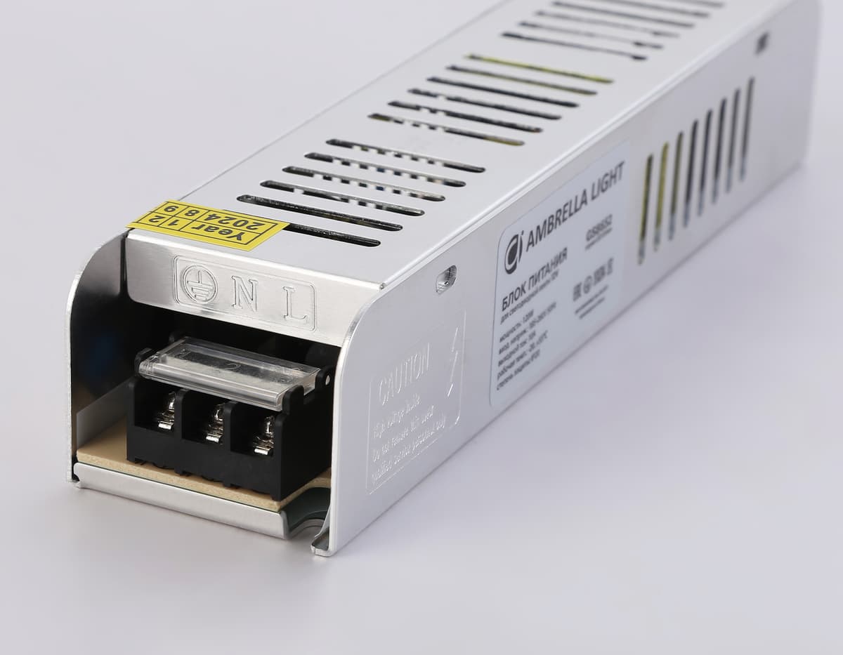 Блок питания с EMC для светодиодной ленты 12V 120W 10A IP20 185-260V 188*46*36 GS8652 GS8652 блок питания 12V 120W 10A IP20 185-260V EMC 188*46*36 Ambrella Light 7