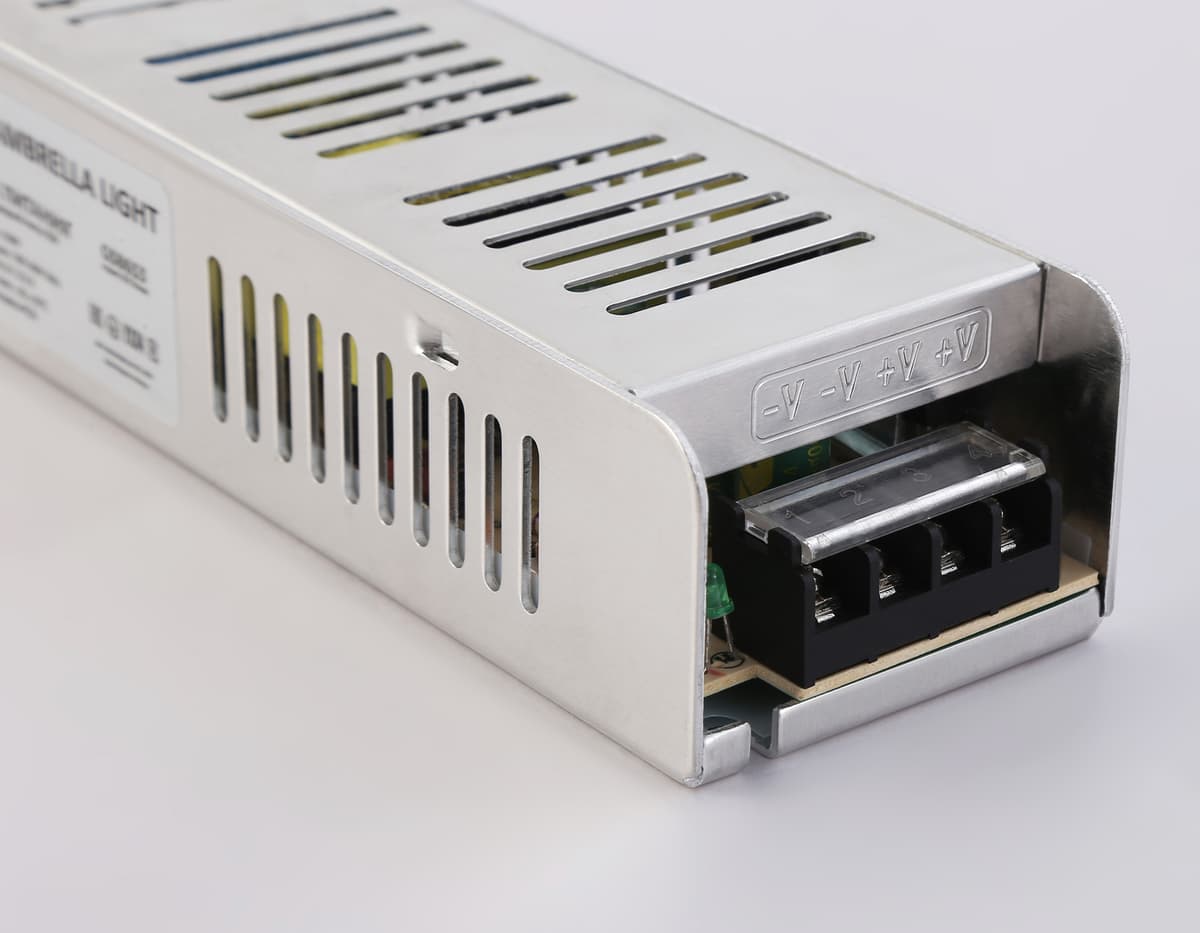 Блок питания с EMC для светодиодной ленты 12V 150W 12,5A IP20 185-260V 200*58*40 GS8653 GS8653 блок питания 12V 150W 12.5A IP20 185-260V EMC 200*58*40 Ambrella Light 7