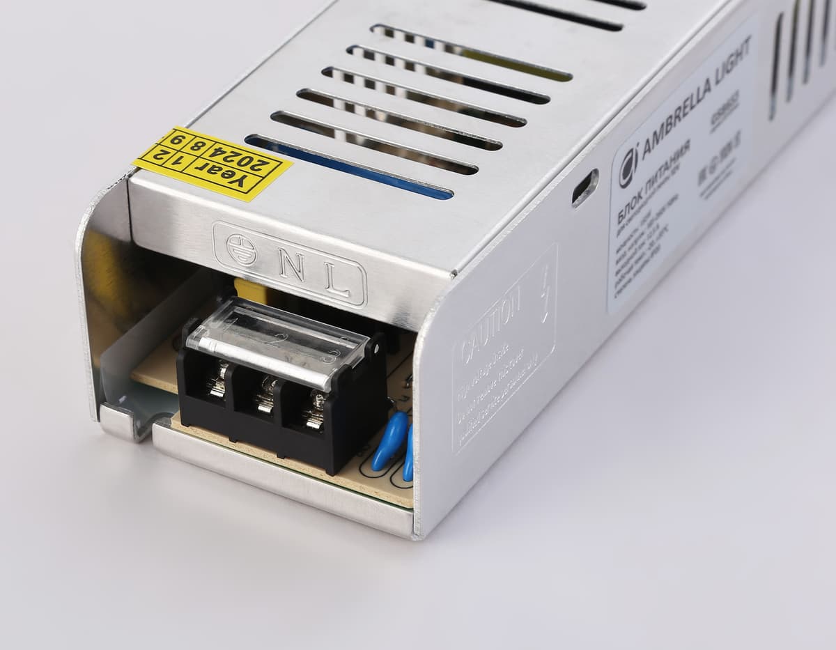 Блок питания с EMC для светодиодной ленты 12V 150W 12,5A IP20 185-260V 200*58*40 GS8653 GS8653 блок питания 12V 150W 12.5A IP20 185-260V EMC 200*58*40 Ambrella Light 8