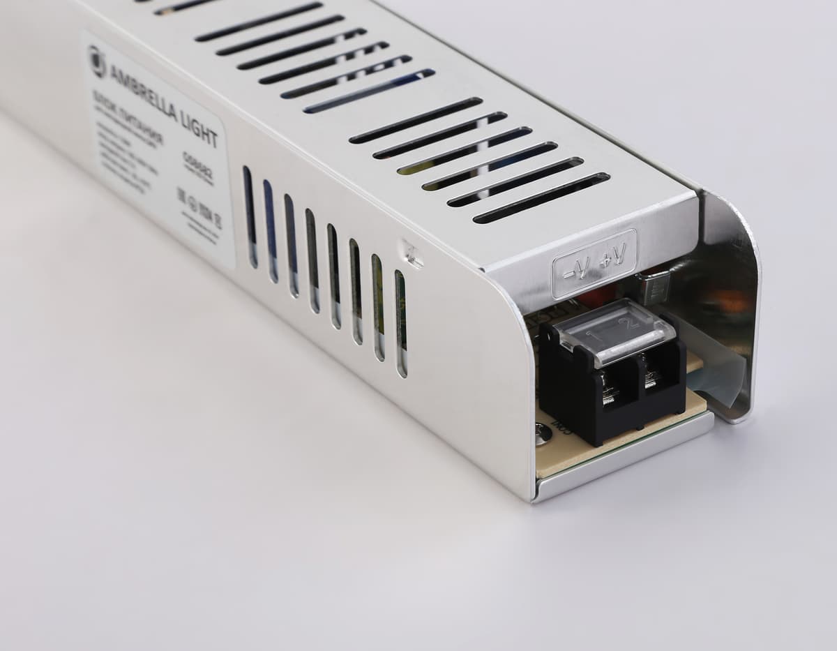 Блок питания с EMC для светодиодной ленты 24V 120W 5A IP20 185-260V 188*46*36 GS8682 GS8682 блок питания 24V 120W 5A IP20 185-260V EMC 188*46*36 Ambrella Light 7