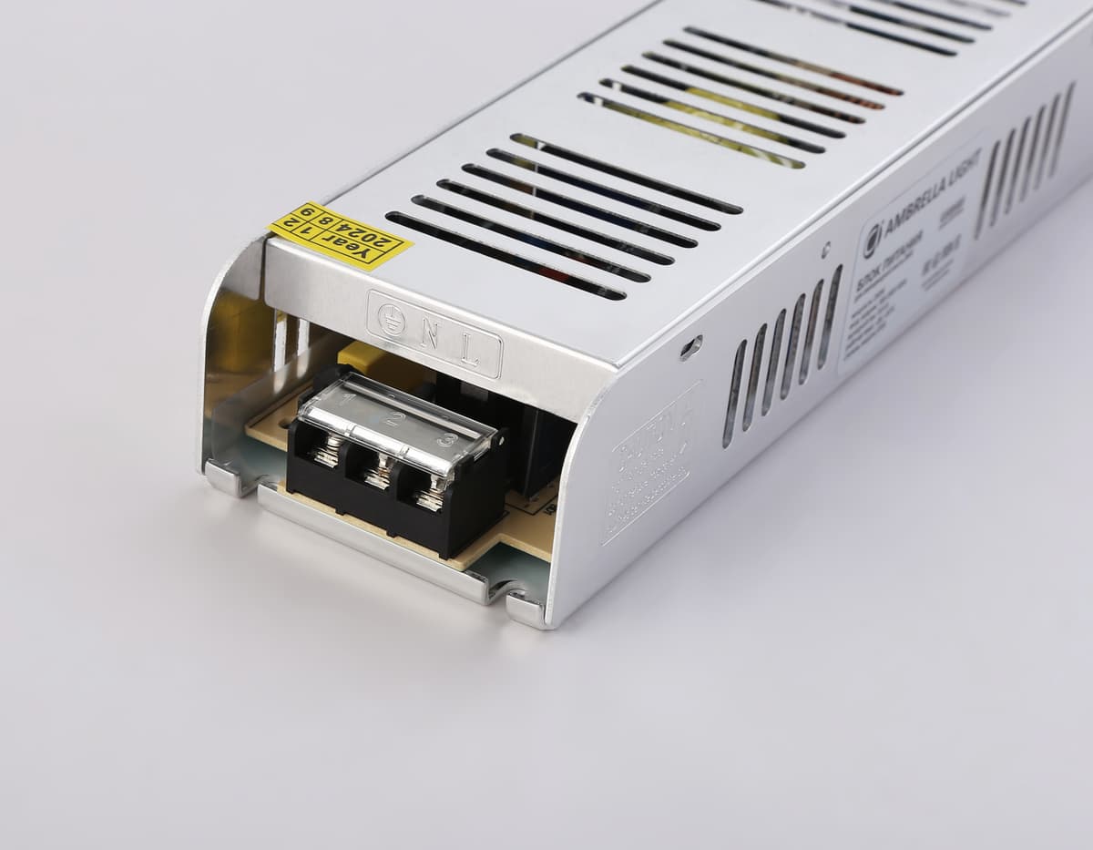 Блок питания с EMC для светодиодной ленты 24V 250W 10,4A IP20 185-260V 223*67*40 GS8685 GS8685 блок питания 24V 250W 10.4A IP20 185-260V EMC 223*67*40 Ambrella Light 8