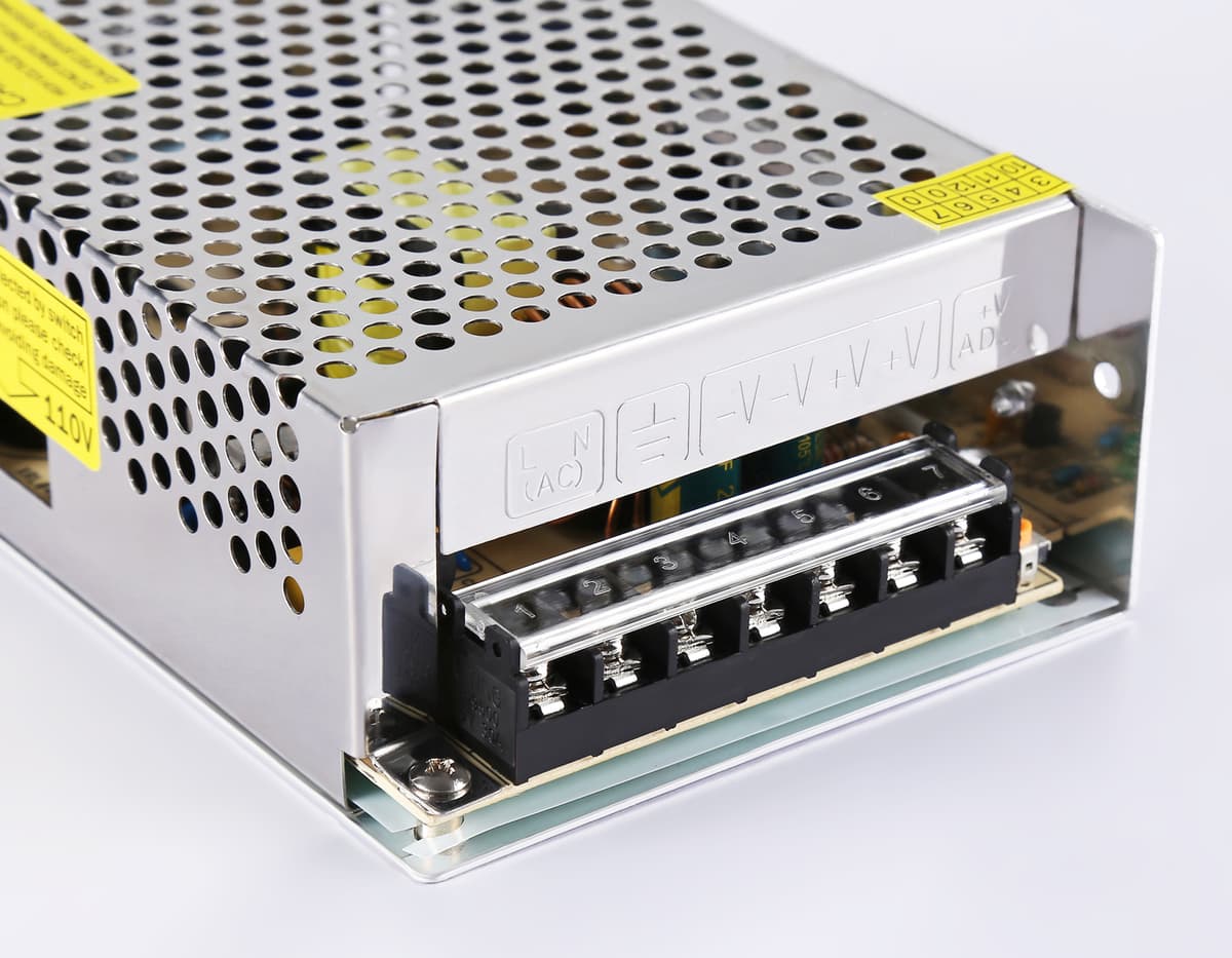 Блок питания для светодиодной ленты 12V 200W 16.7A IP20 90-260V 160*98*50 GS9507 GS9507 блок питания 12V 200W 16.7A IP20 90-260V 160*98*50 Ambrella Light 6