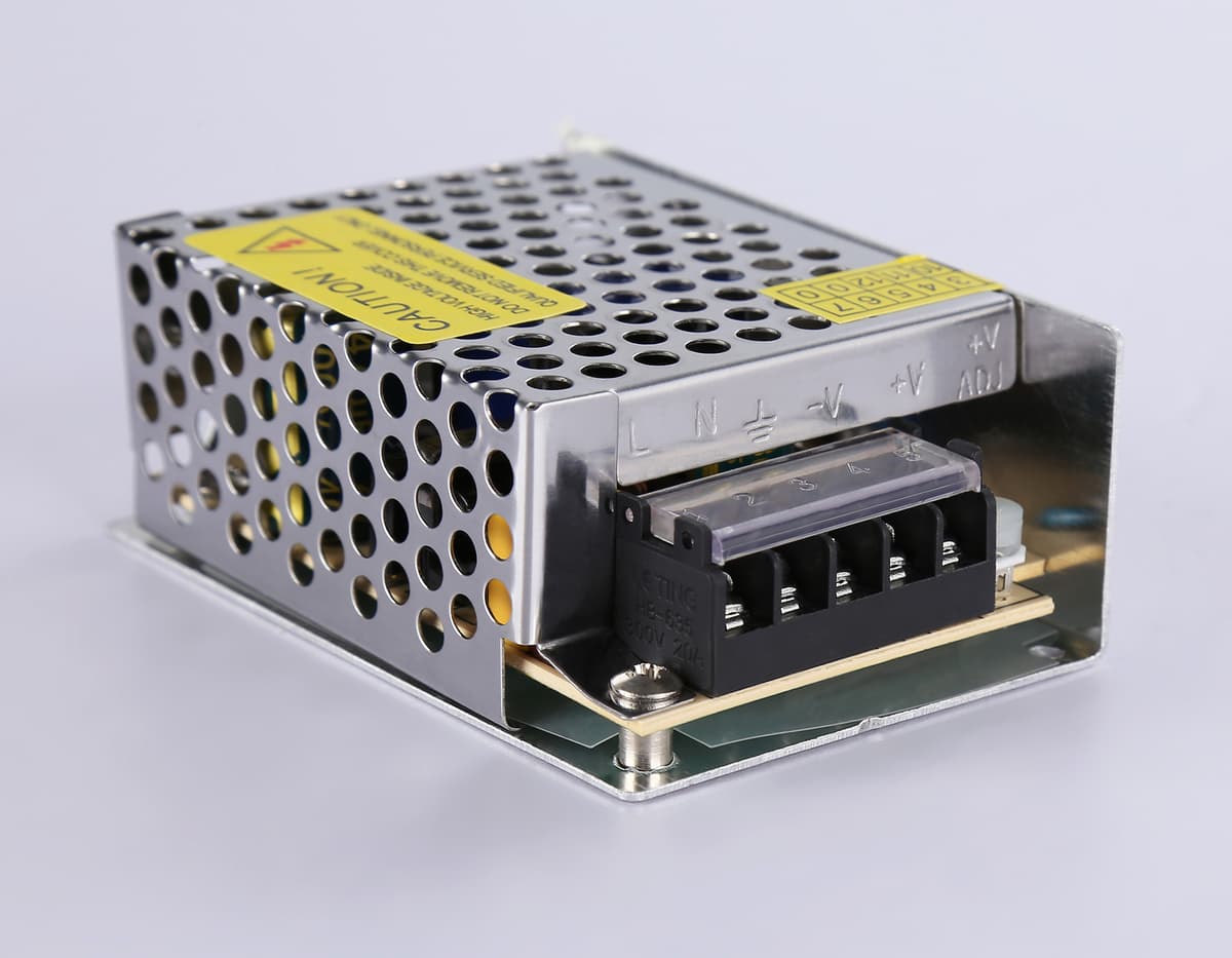 Блок питания для светодиодной ленты 24V 60W 2.5A IP20 90-260V 85*58*34 GS9603 GS9603 блок питания 24V 60W 2.5A IP20 90-260V 85*58*34 Ambrella Light 8