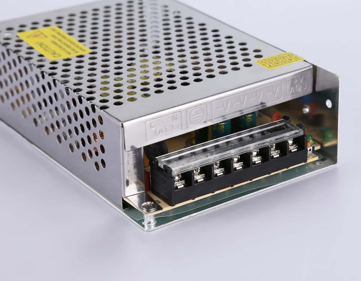 Блок питания для светодиодной ленты 24V 150W 6.3A IP20 90-260V 159*98*38 GS9606 GS9606 блок питания 24V 150W 6.3A IP20 90-260V 159*98*38 Ambrella Light 6