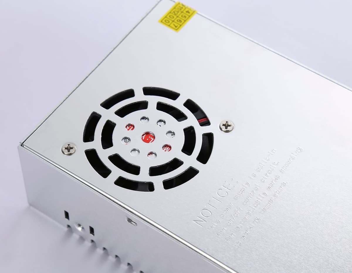 Блок питания для светодиодной ленты 24V 360W 15A IP20 90-260V 215*115*50 GS9651 GS9651 блок питания 24V 360W 15A IP20 90-260V 215*115*50 Ambrella Light 7