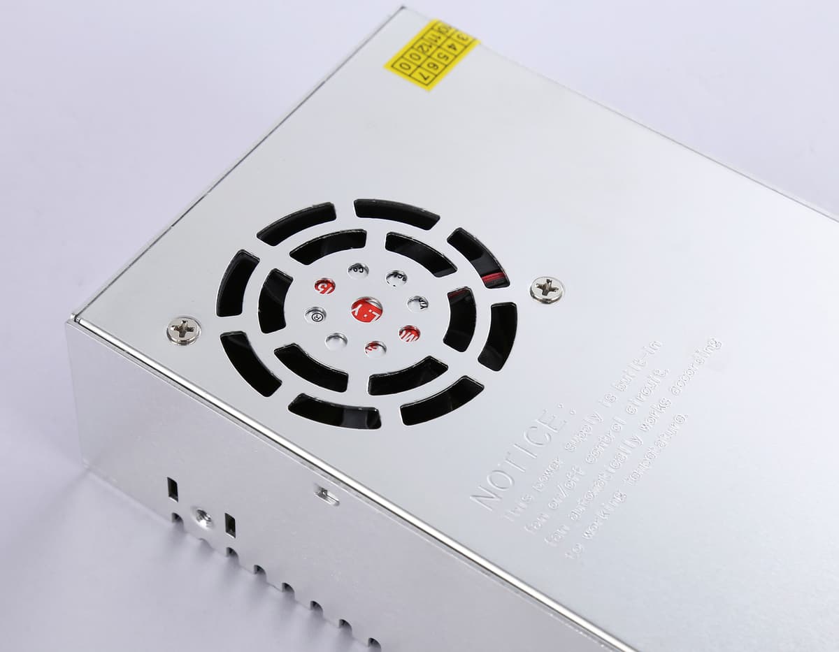 Блок питания для светодиодной ленты 24V 400W 16.7A IP20 90-260V 215*115*50 GS9652 GS9652 блок питания 24V 400W 16.7A IP20 90-260V 215*115*50 Ambrella Light 8
