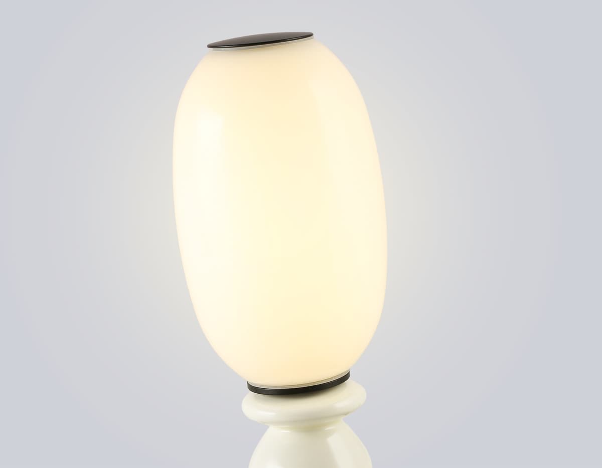 Настольная светодиодная лампа LH53154 BK/WH черный/белый 6W 3000K D120*260 Ambrella Light 14