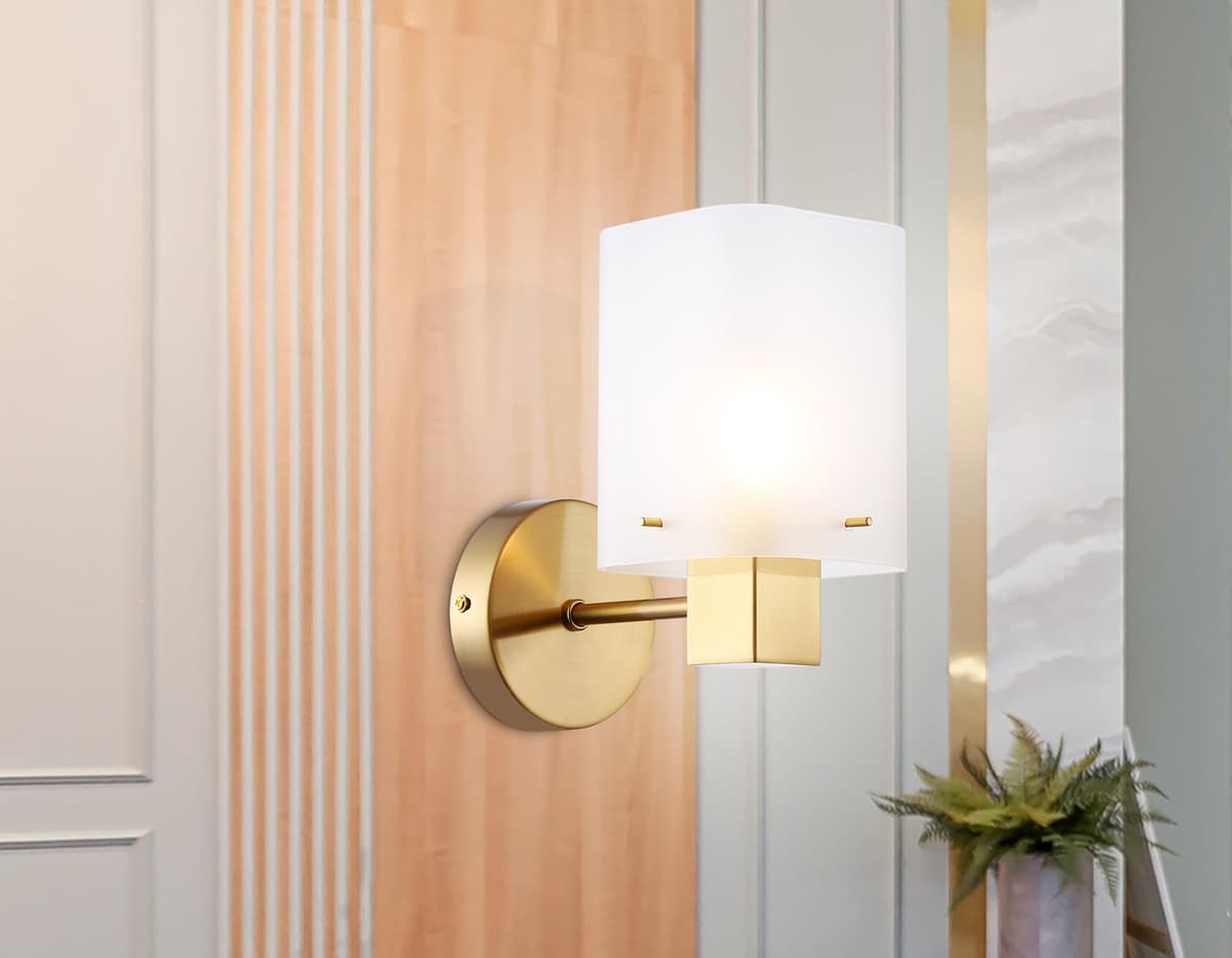 Настенный светильник LH57035 BS/SM латунь/дымчатый E14 max 40W 195*110*185 Ambrella Light 10