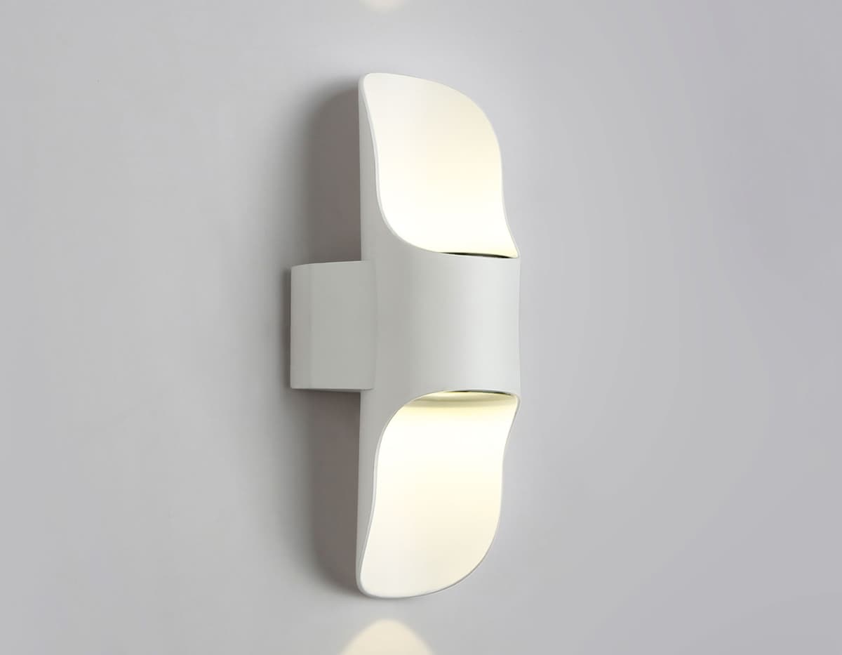 Уличный настенный светодиодный светильник IP54 ST4533 WH белый LED 4200K 8W IP54 220*66*100 Ambrella Light 8