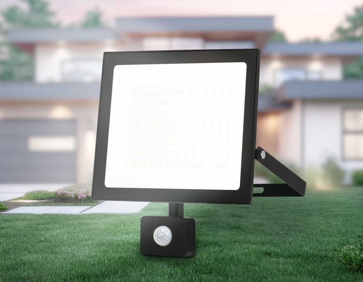 Прожектор светодиодный с датчиком движения ST8118 BK черный IP65 LED 6500K 100W 208*178*31 Ambrella Light 6