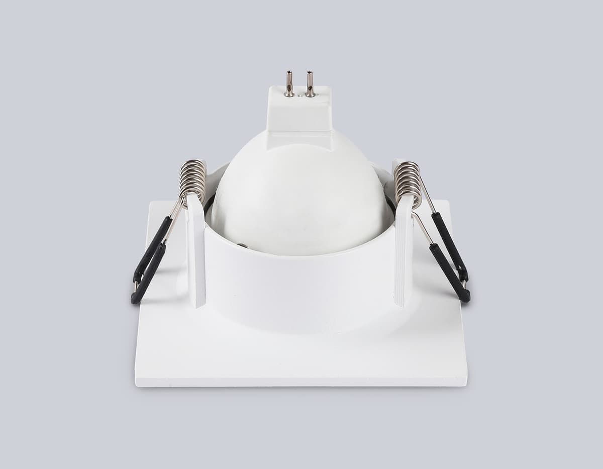 Встраиваемый точечный светильник GU5.3 TN102811 WH белый GU5.3 85*85*35 Ambrella Light 11