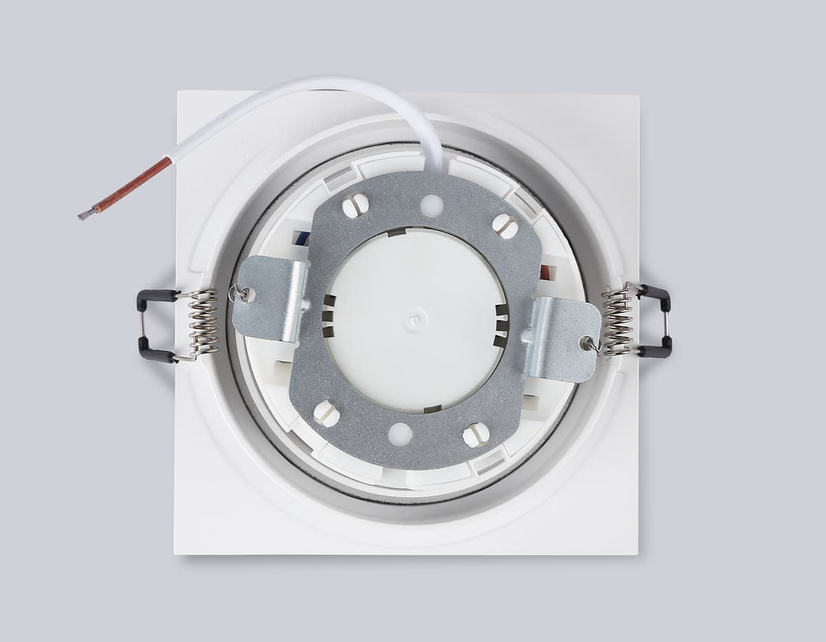 Встраиваемый точечный светильник GX53 TN51803 WH белый GX53 max 15W 110*110*23 Ambrella Light 12