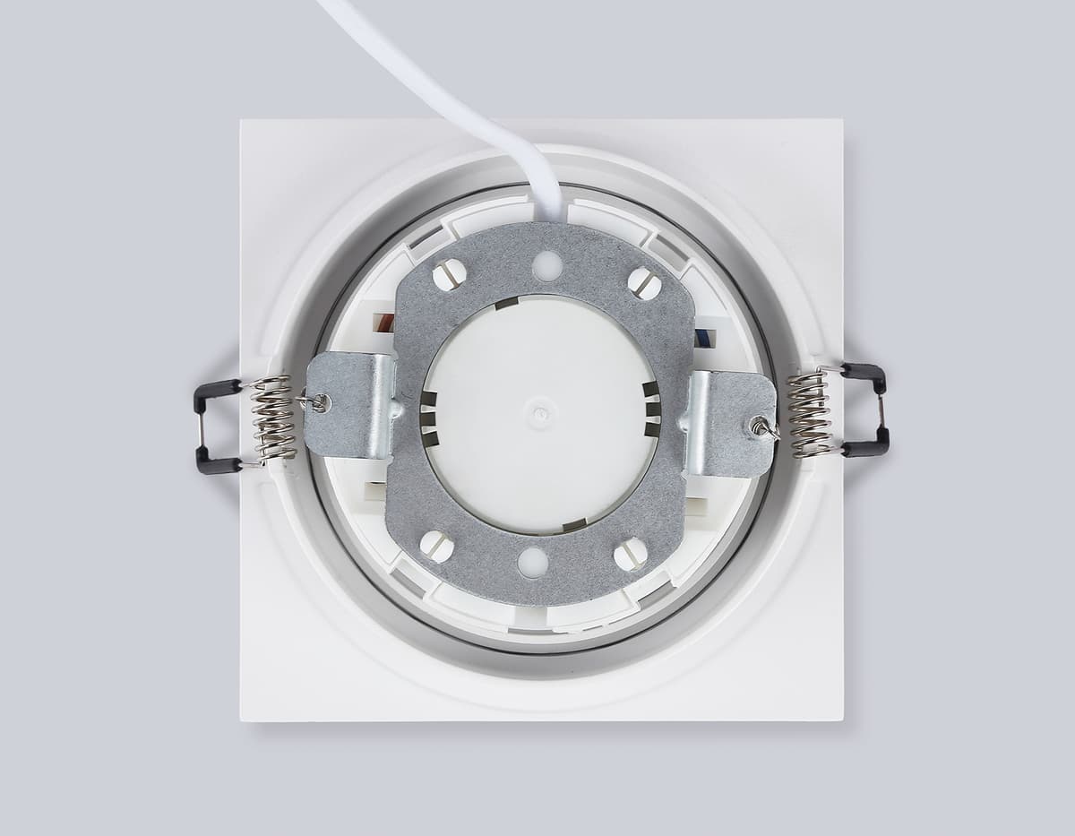 Встраиваемый точечный светильник GX53 TN51824 WH белый GX53 max 15W 110*110*39 Ambrella Light 12