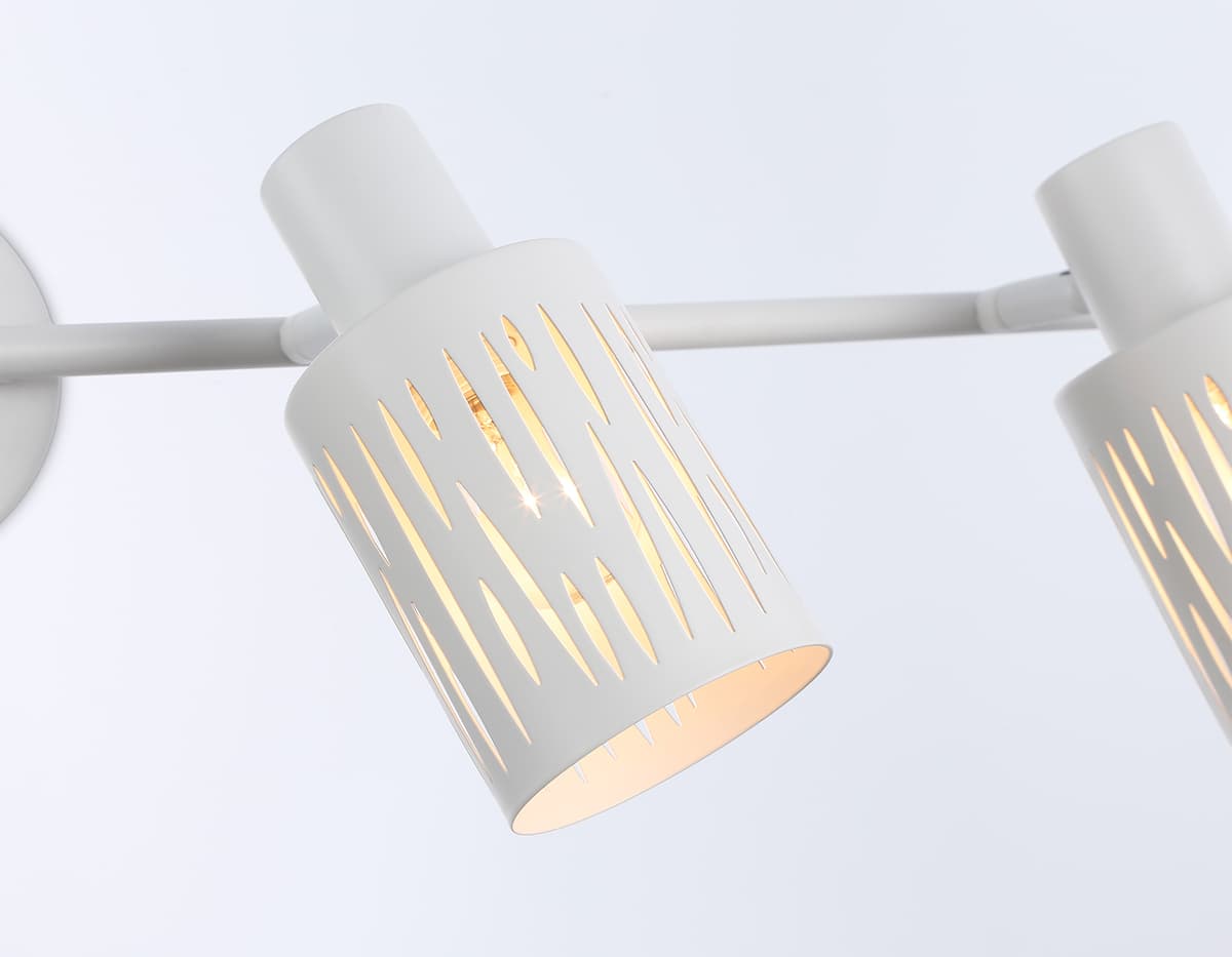 Настенно-потолочный спот в стиле лофт TR8666/4 WH белый E14/4 max 60W 760*100*190 Ambrella Light 10