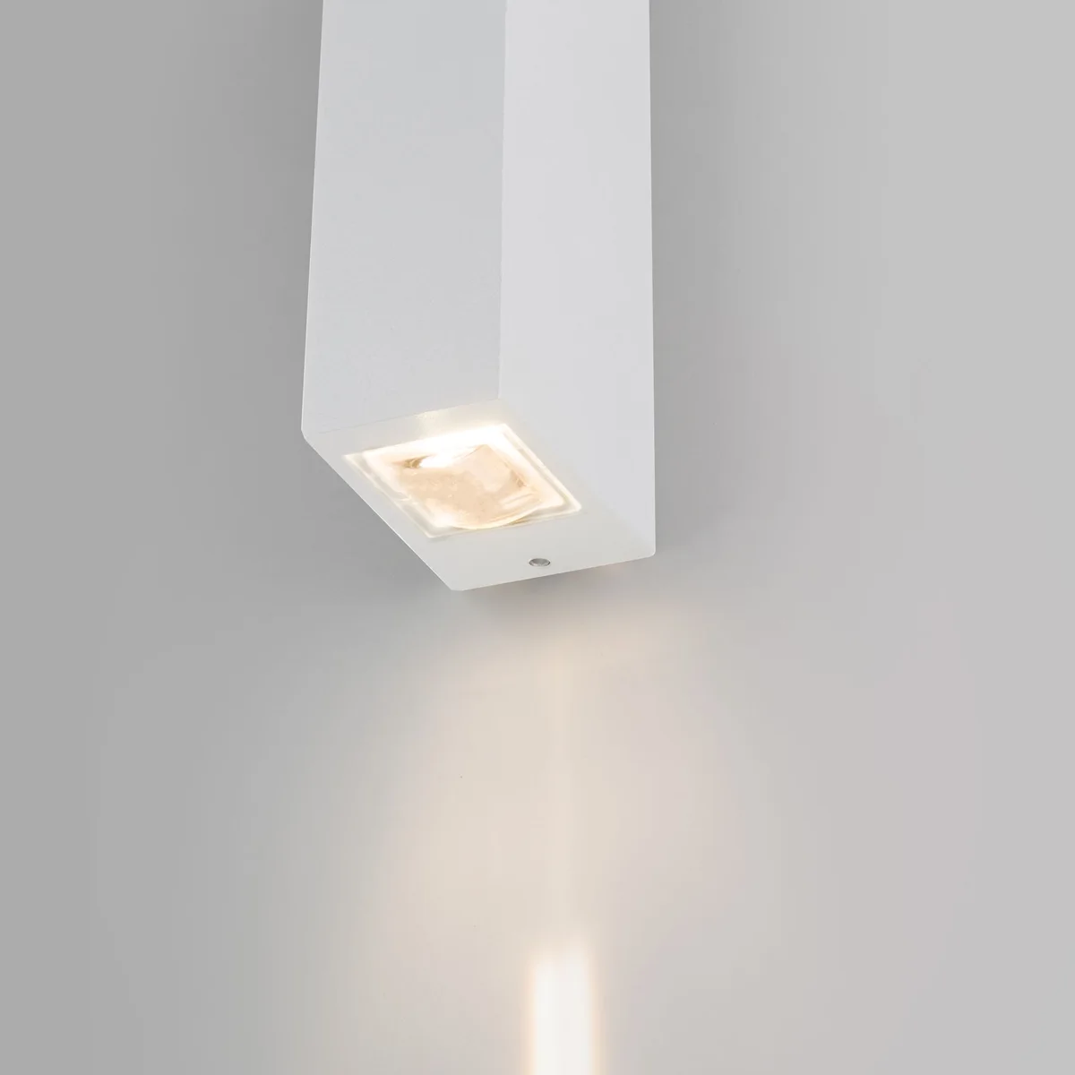 Уличный настенный светодиодный светильник Blaze LED IP65 35136/W белый Elektrostandard 3