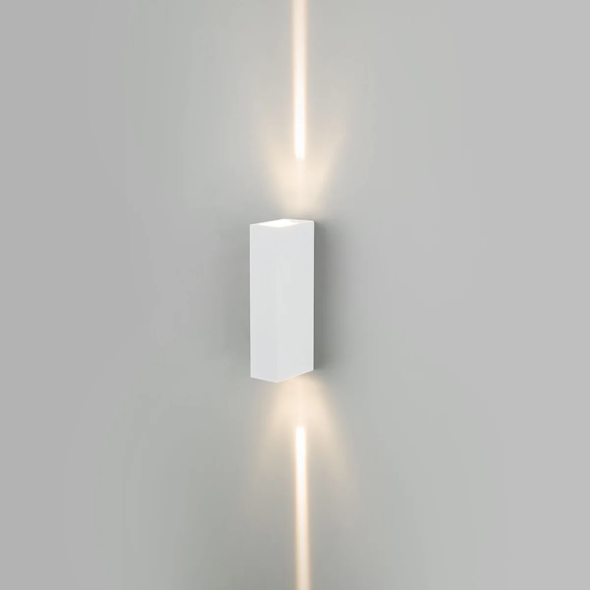 Уличный настенный светодиодный светильник Blaze LED IP65 35136/W белый Elektrostandard 4