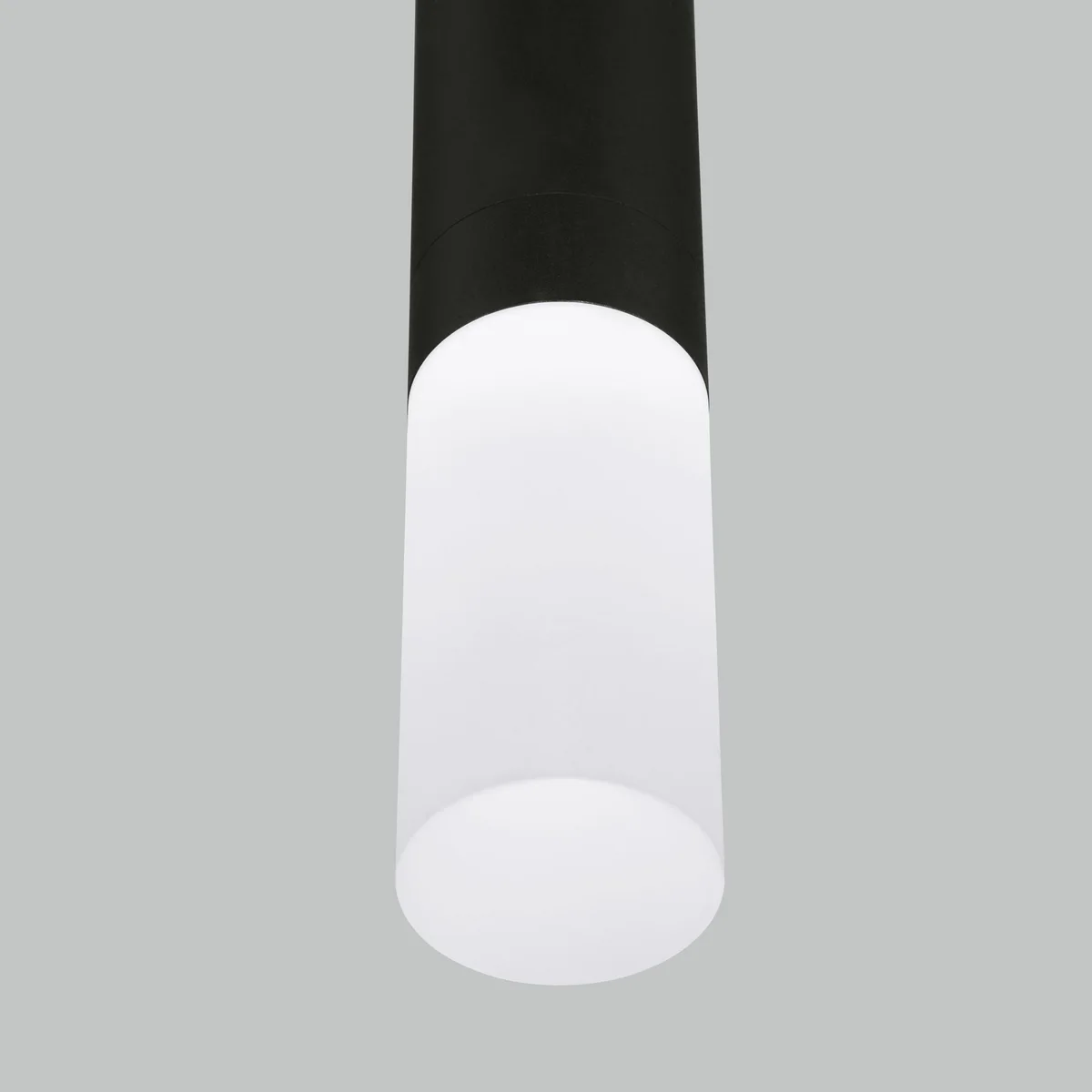 Подвесной светодиодный светильник 50210/1 LED черный Eurosvet 2